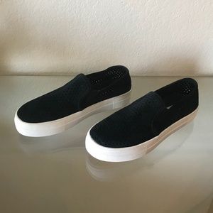 "NEW" STEVE MADDEN GILLS-P PERFORATED SNEAKER